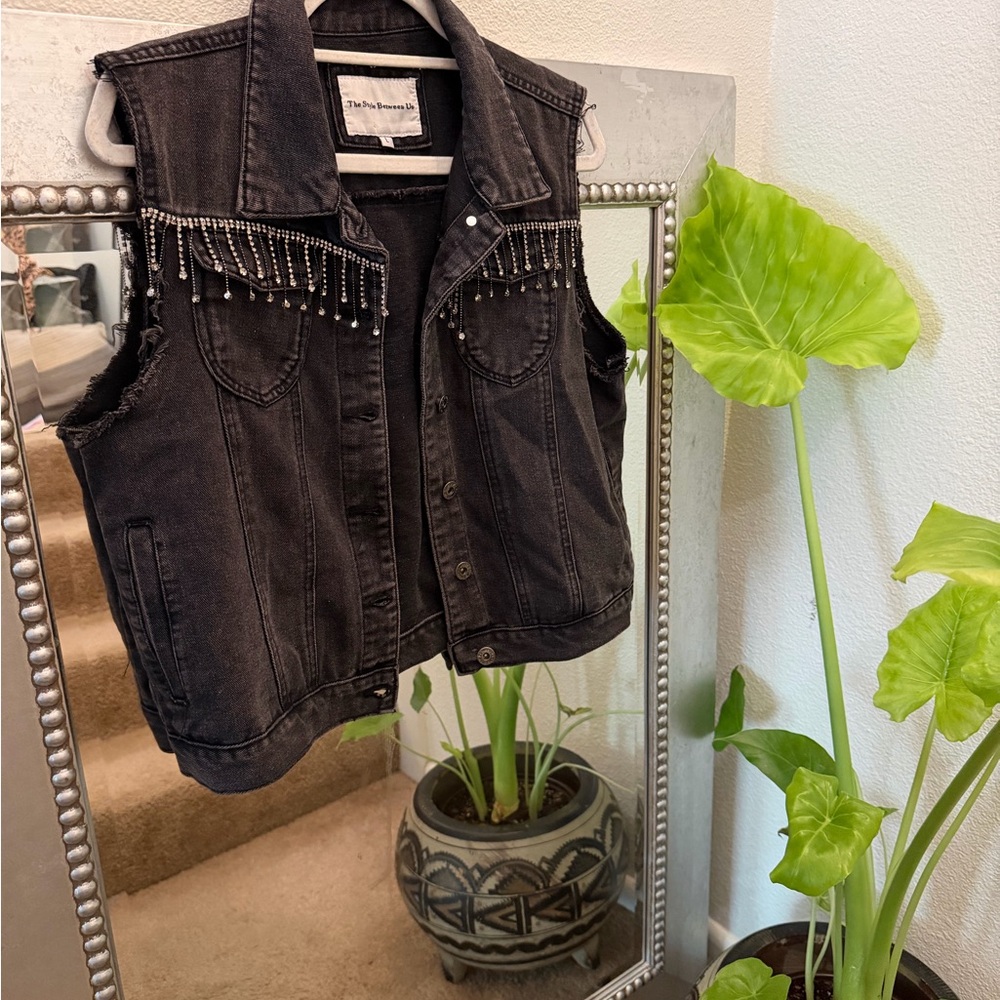 Black Denim Fringe Vest - Women's Stylish Layering Piece